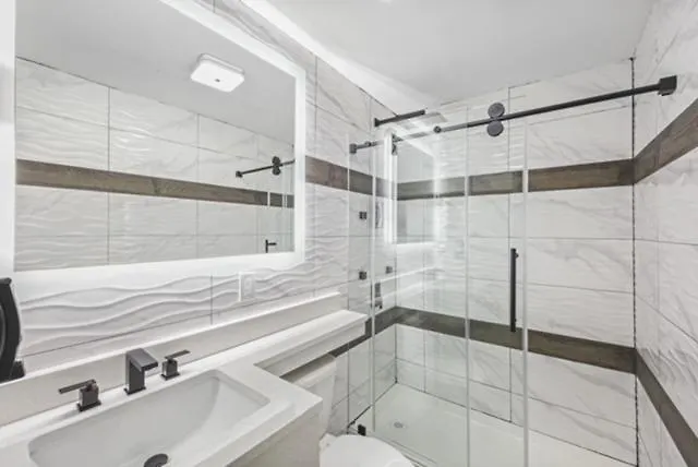 Hotel Opus Bronx Near Bay Plaza Mall Нью-Йорк