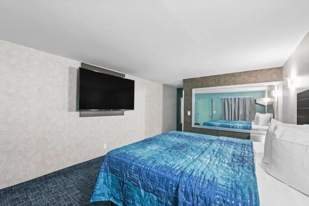 Hotel Opus Bronx Near Bay Plaza Mall New York USA