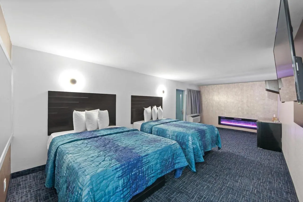 Hotel Opus Bronx Near Bay Plaza Mall New York