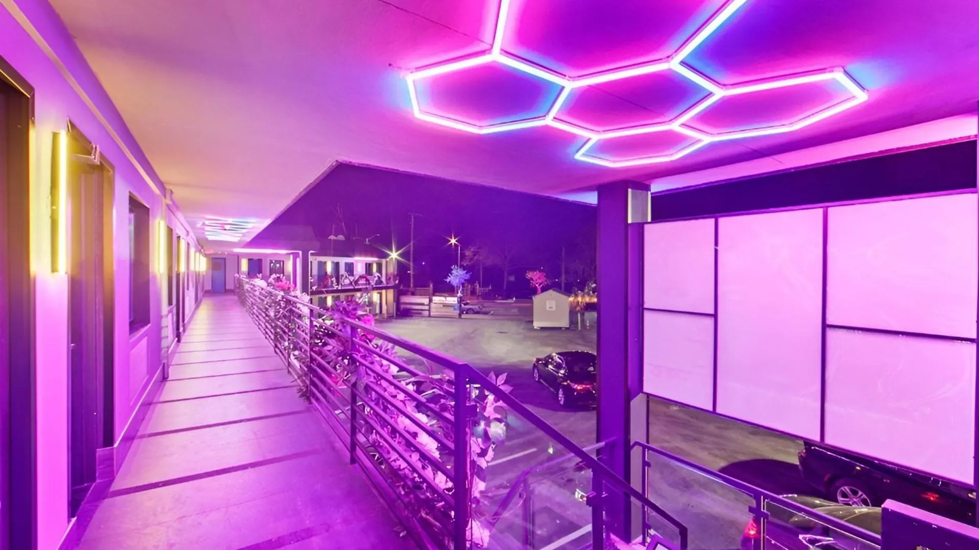 Hotel Opus Bronx Near Bay Plaza Mall ニューヨーク 3*,  米国