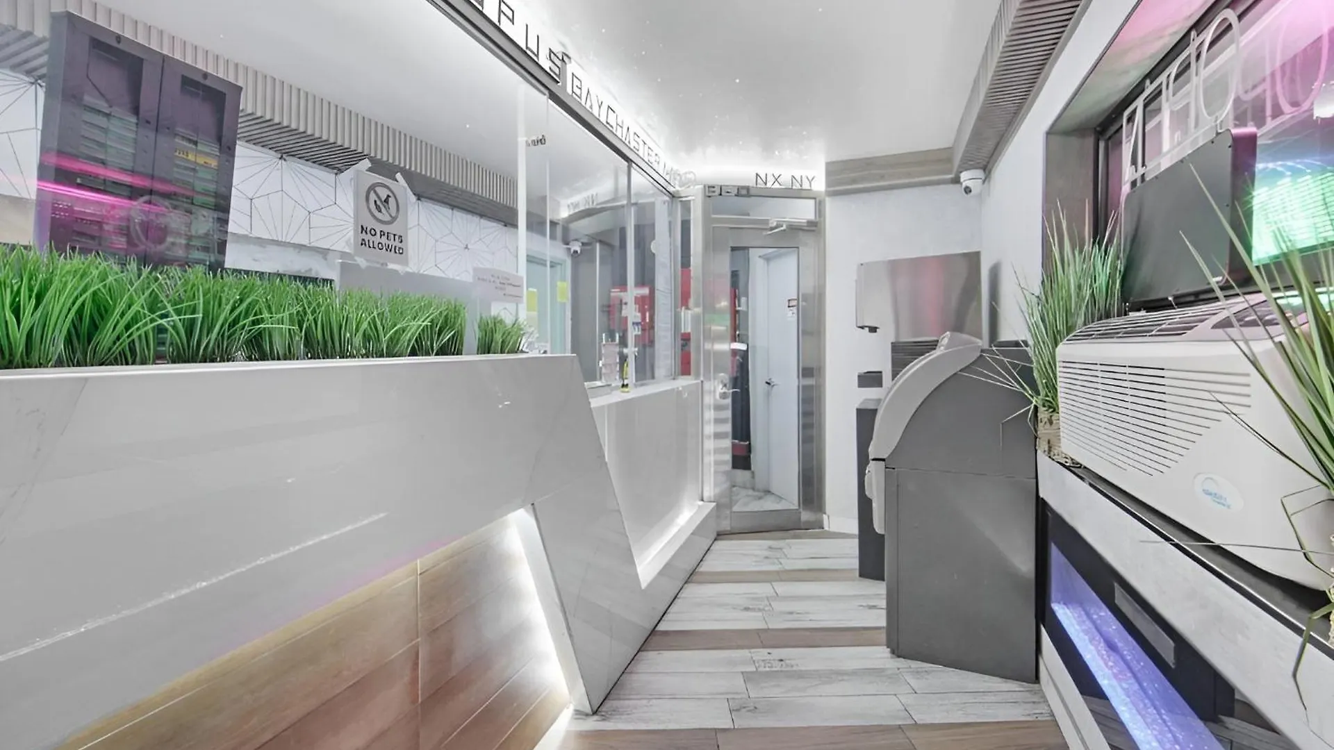 Hotel Opus Bronx Near Bay Plaza Mall ニューヨーク 米国